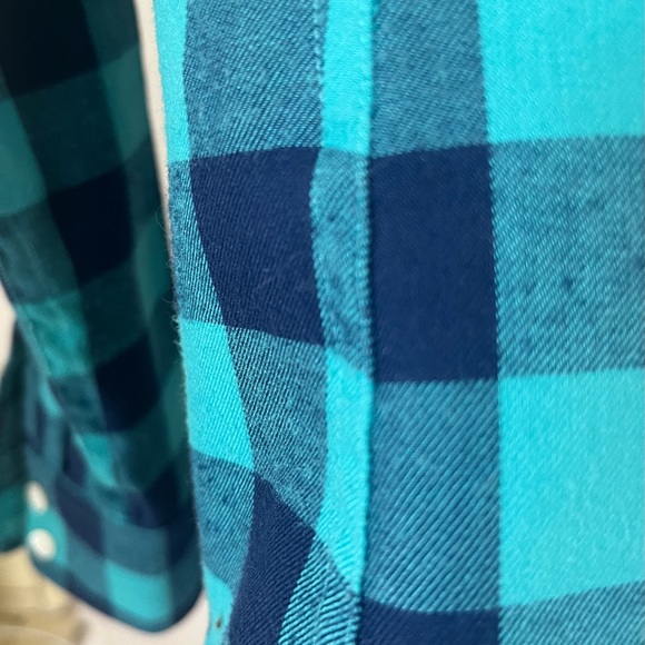 NWOT Vinyard Vines, Performance, Relaxed-fit teal/navy checkered button down - Picture 6 of 7